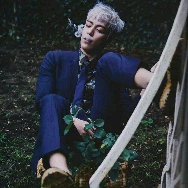 Behind-the-scenes cut of T.O.P
