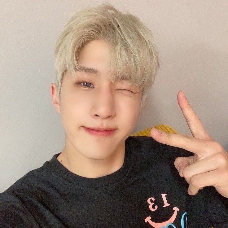 ASTRO的最新照片