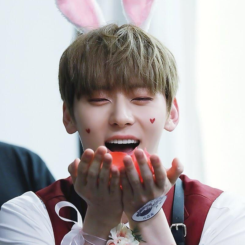 Foto aktivitas terbaru Hwang Minhyun