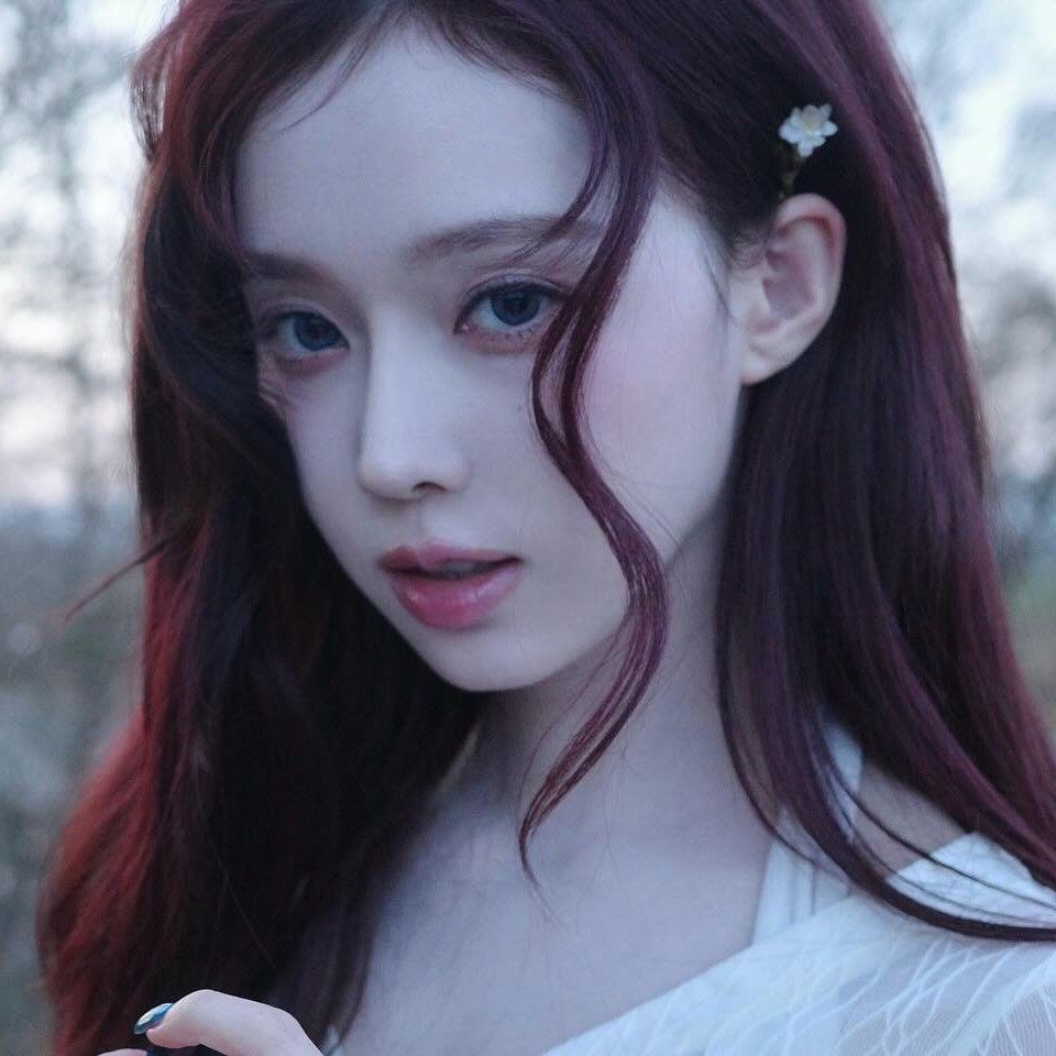 Latest photo of Winter (aespa)