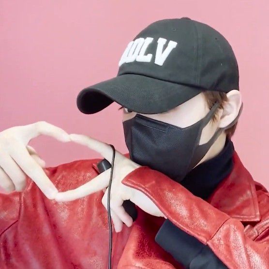 Latest photo of Doyoung (TREASURE)