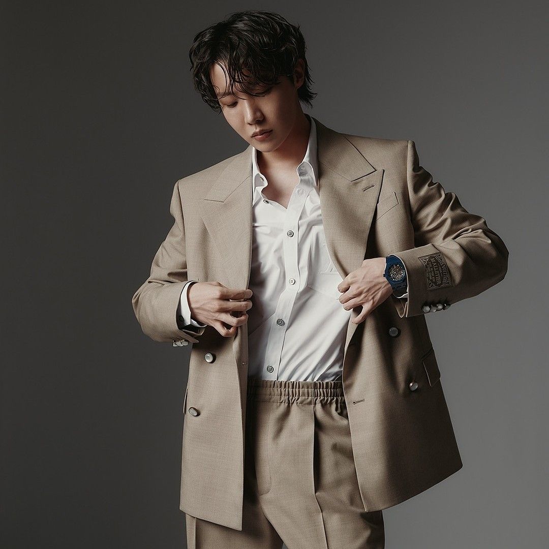 Momen yang diabadikan oleh penggemar j-hope (BTS)