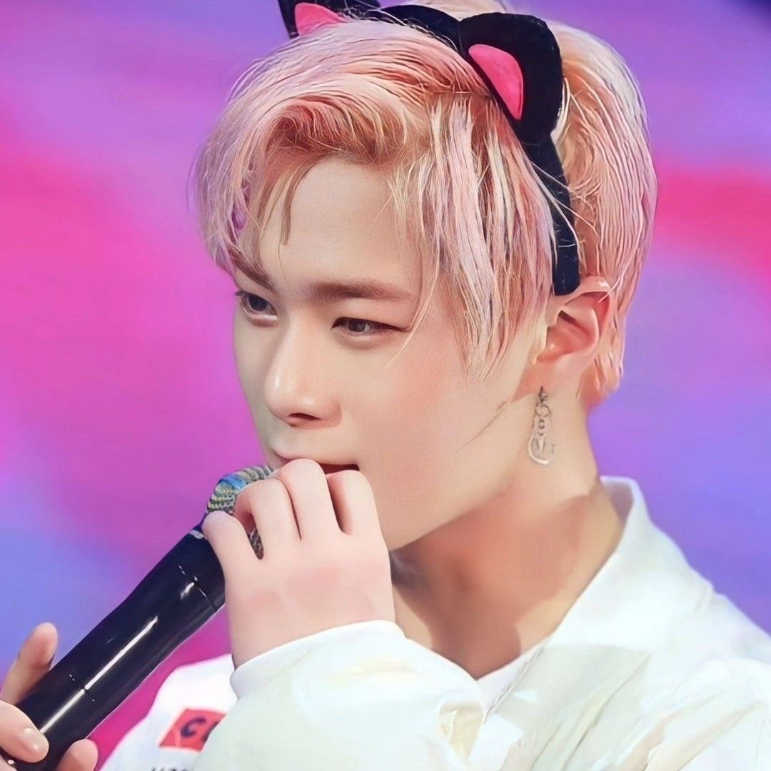 Behind-the-scenes cut of Moonbin (ASTRO)