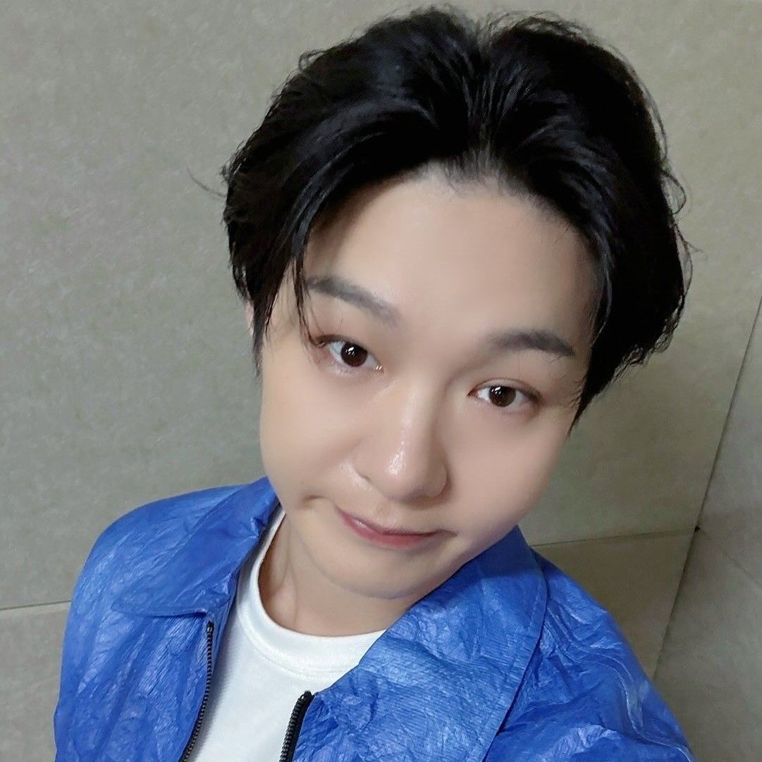 Recent activity shot of Lee Changsub (BTOB)