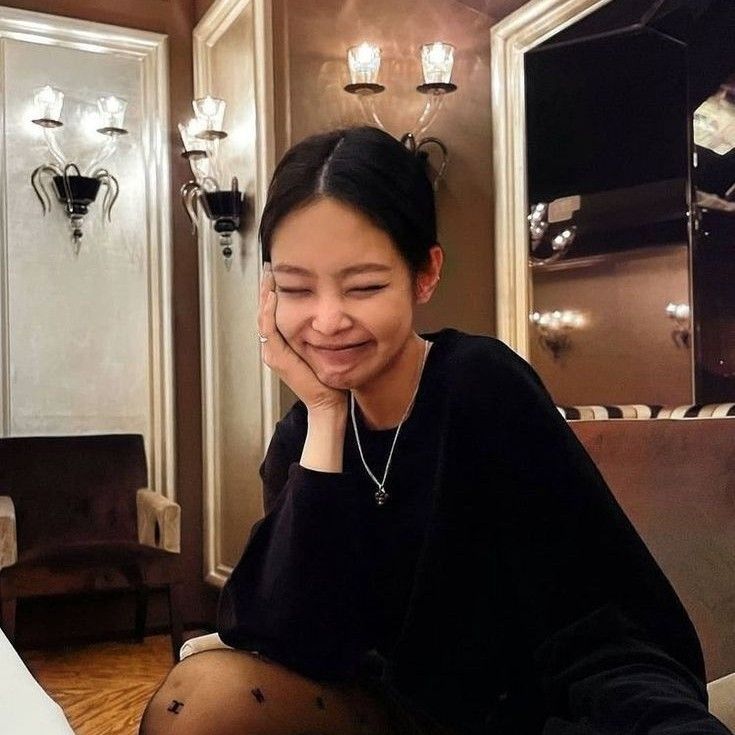 A moment captured by Jennie (BLACKPINK)'s fan