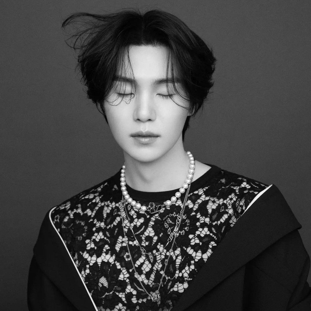 SUGA (防彈少年團)的最新照片