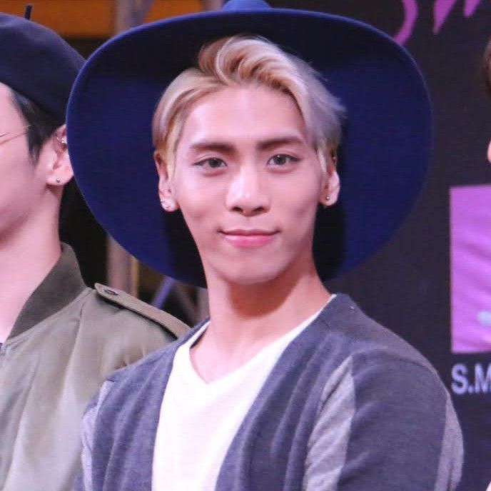A moment captured by Jonghyun (SHINee)'s fan