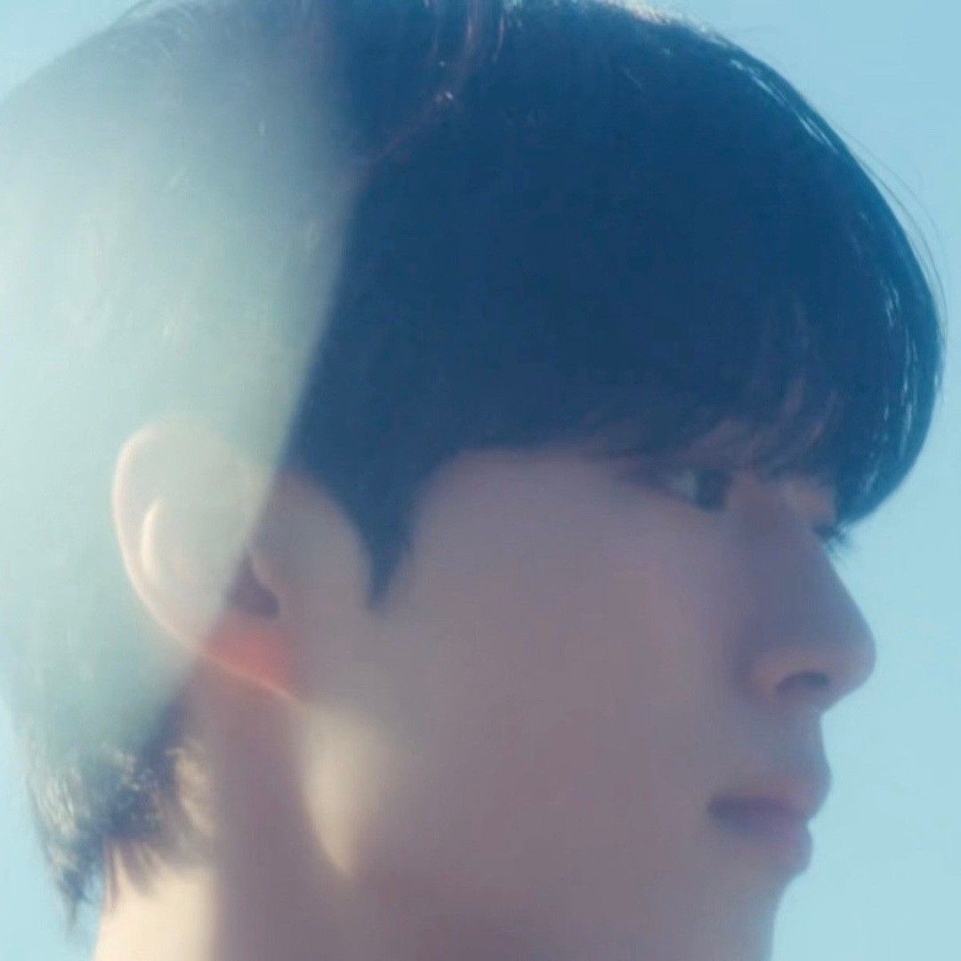 Behind-the-scenes cut of Kim Junseo (ALPHA DRIVE ONE)