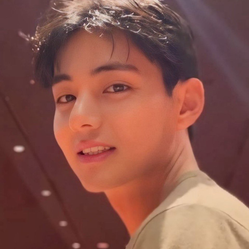 A moment captured by V (BTS)'s fan