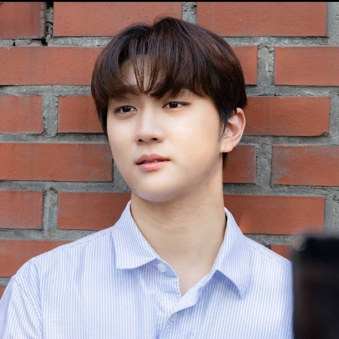Behind-the-scenes cut of Hong Joochan (GoldenChild)