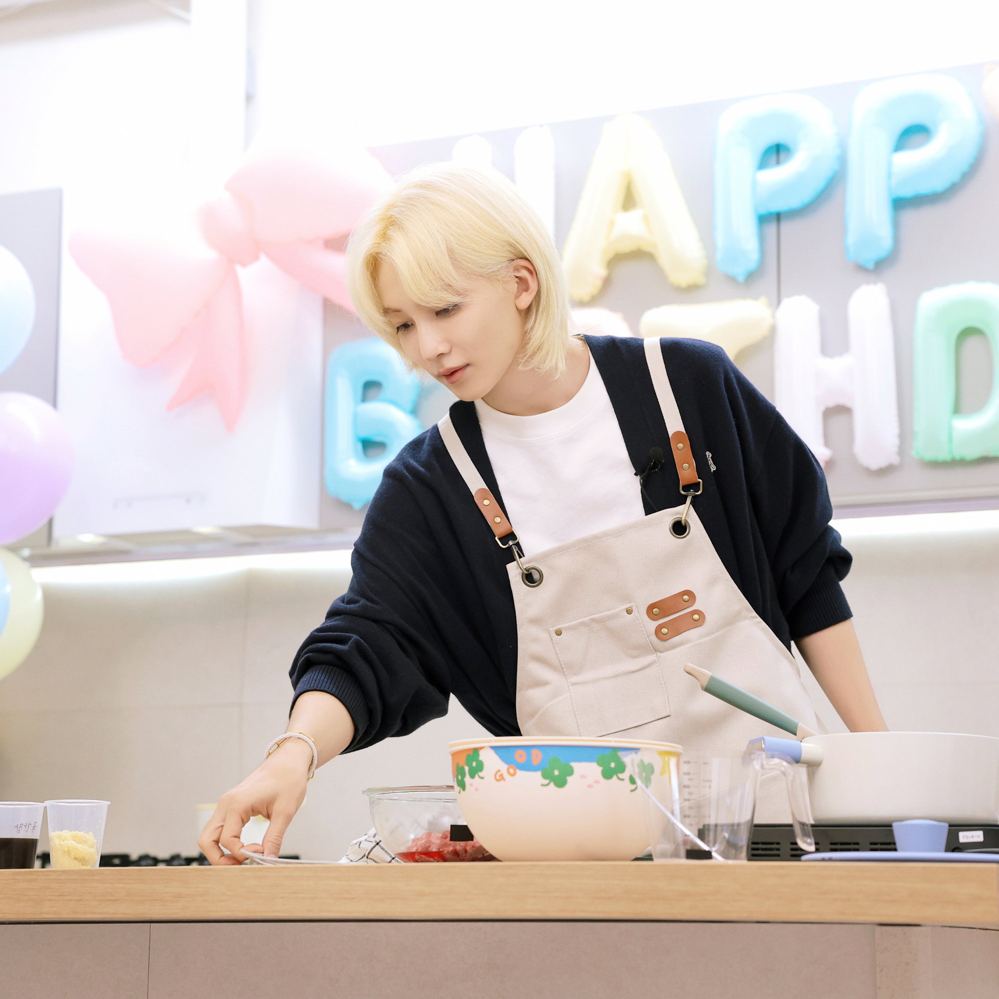 Latest photo of Jeonghan (SEVENTEEN)