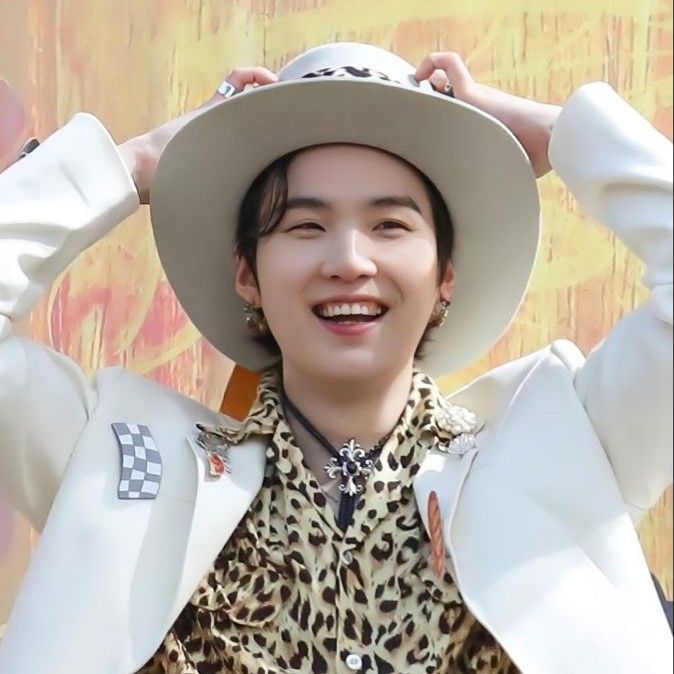 Foto terbaru SUGA (BTS)