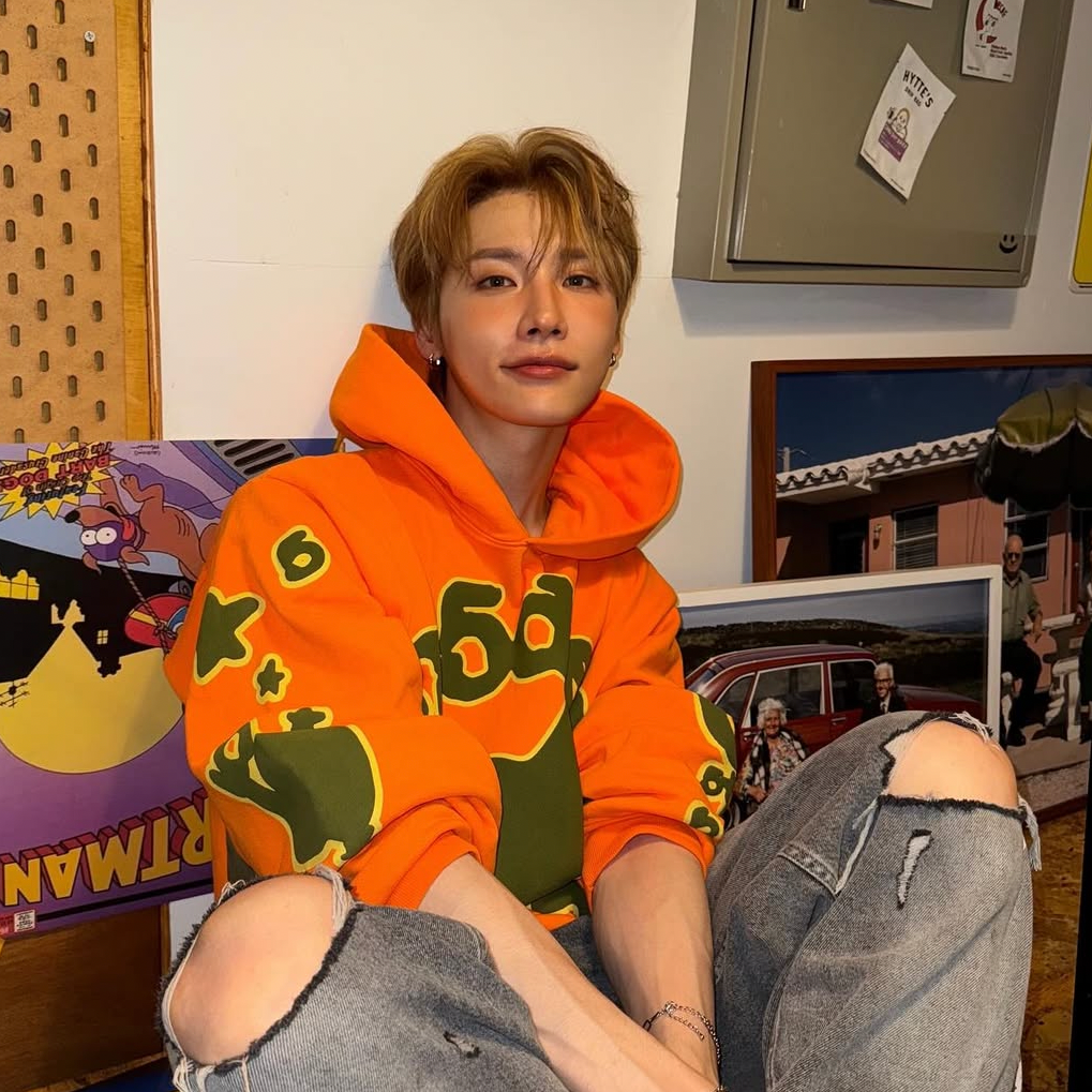 A moment captured by Jeon Woong (AB6IX)'s fan