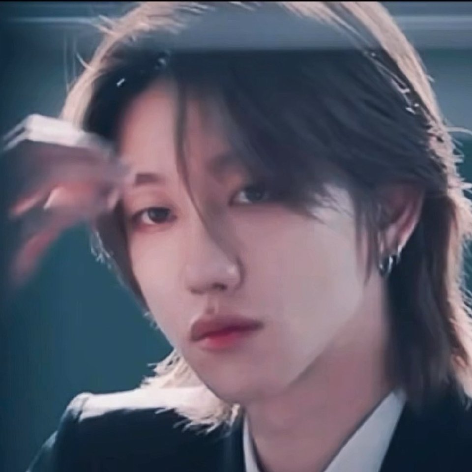 Behind-the-scenes cut of The 8 (SEVENTEEN)