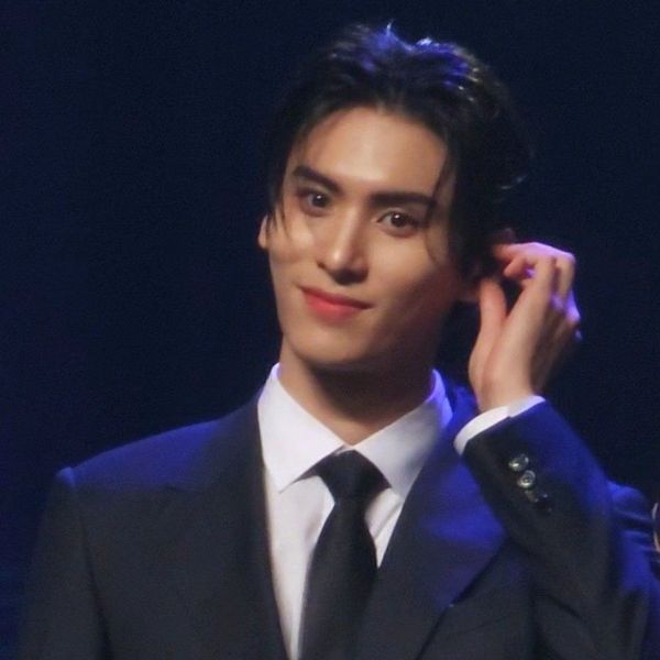 Signature photo of SF9 capturing their charm