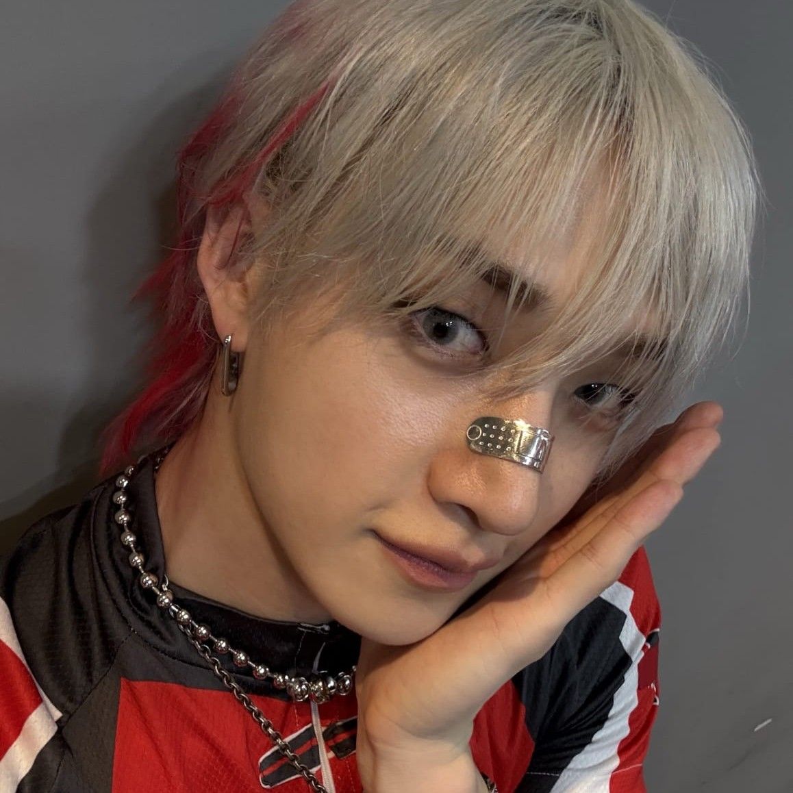 방찬 (Stray Kids)의 비하인드 컷