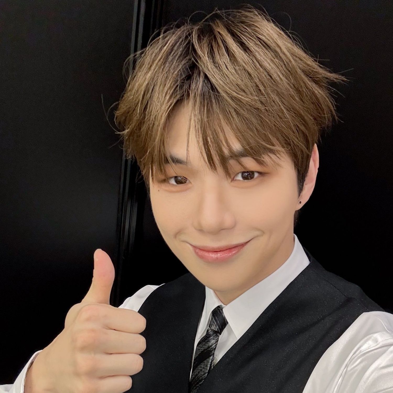 Behind-the-scenes cut of Kang Daniel