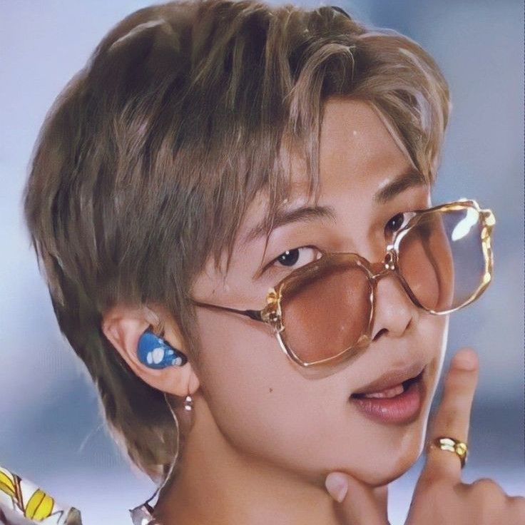 Behind-the-scenes cut of RM (BTS)