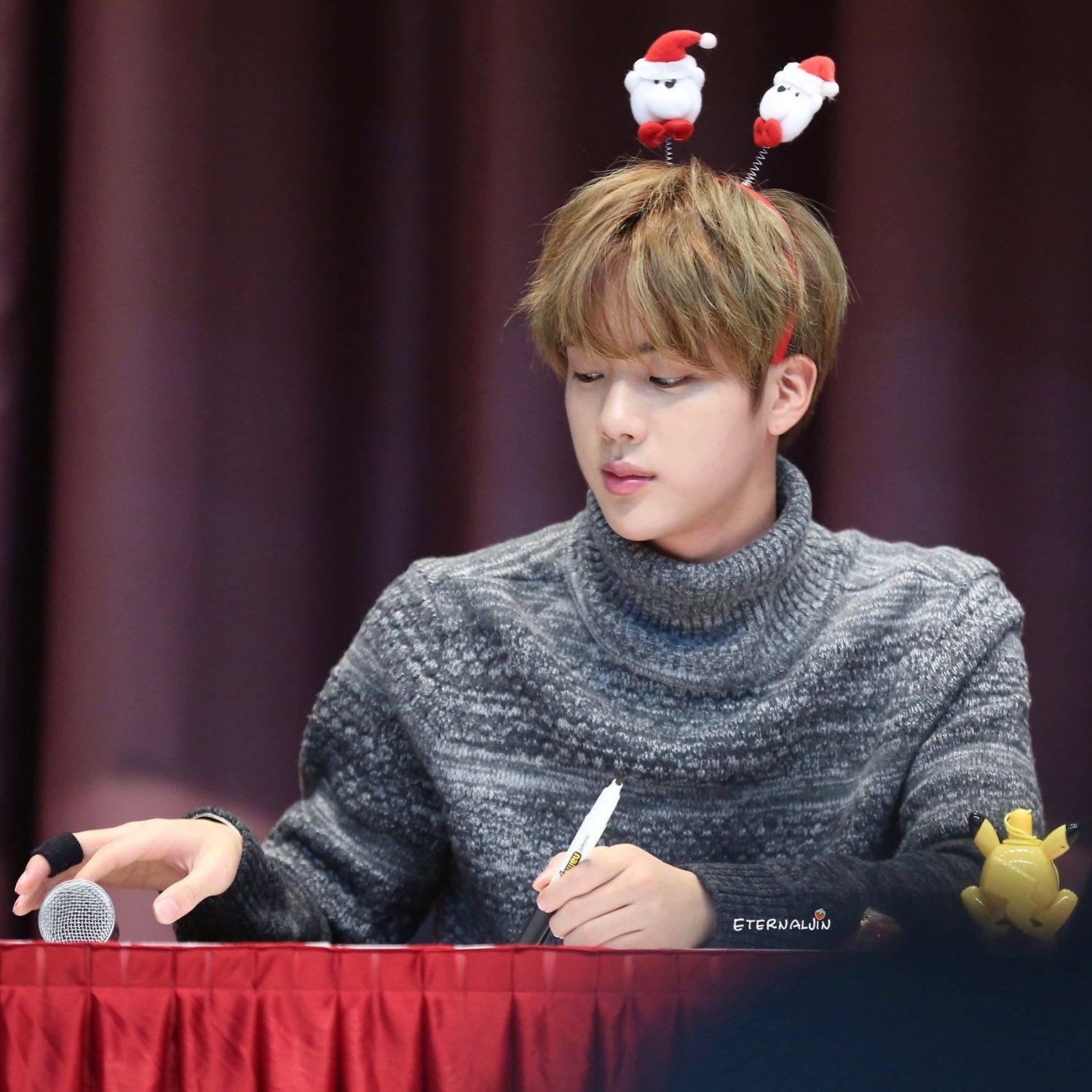 Potret di balik layar Jin (BTS)