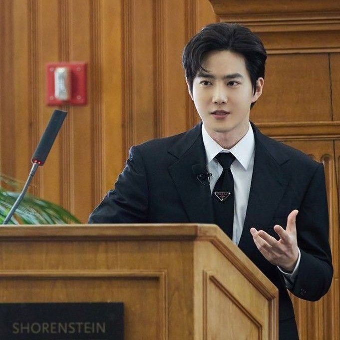 A moment captured by Suho (EXO)'s fan