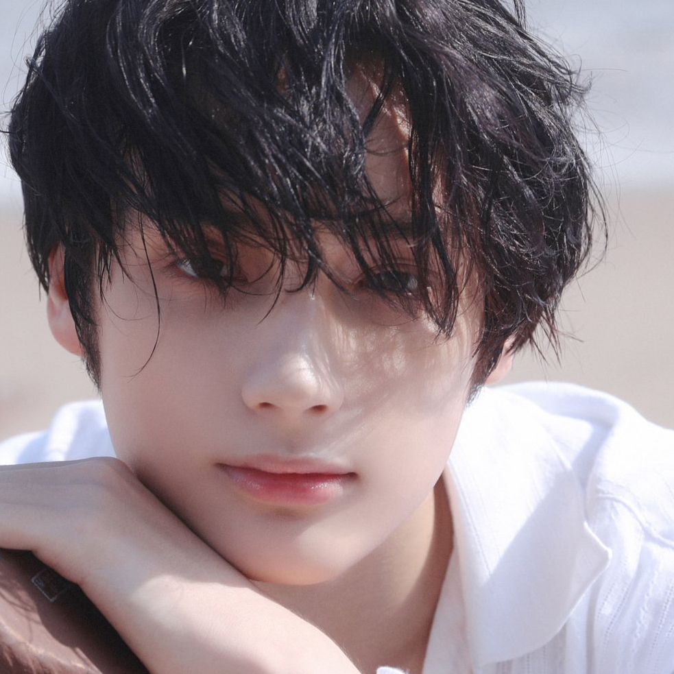 Latest photo of HueningKai (TOMORROW X TOGETHER)
