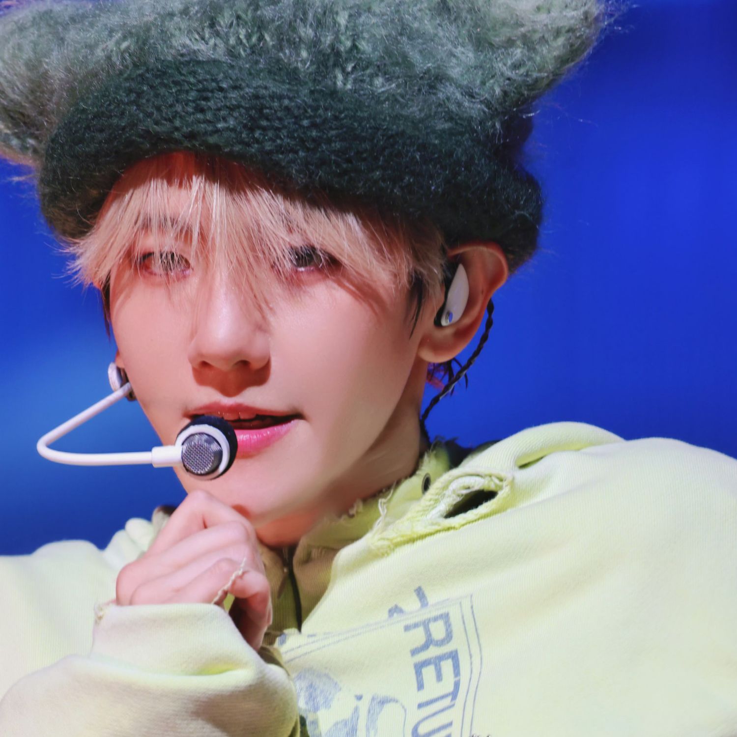 백현 (EXO)의 최신 사진