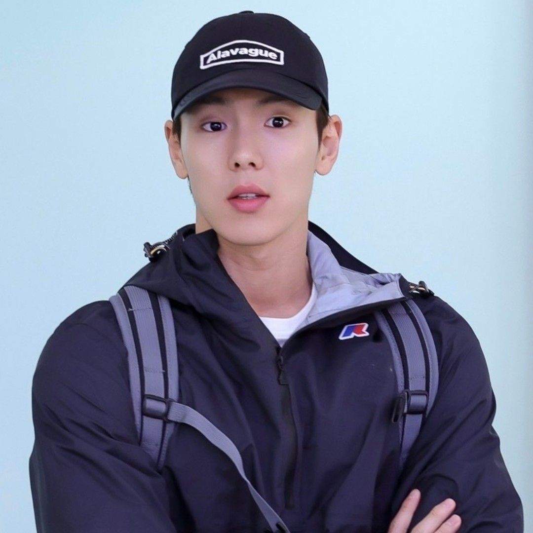 Recent activity shot of Shownu (MONSTA X)
