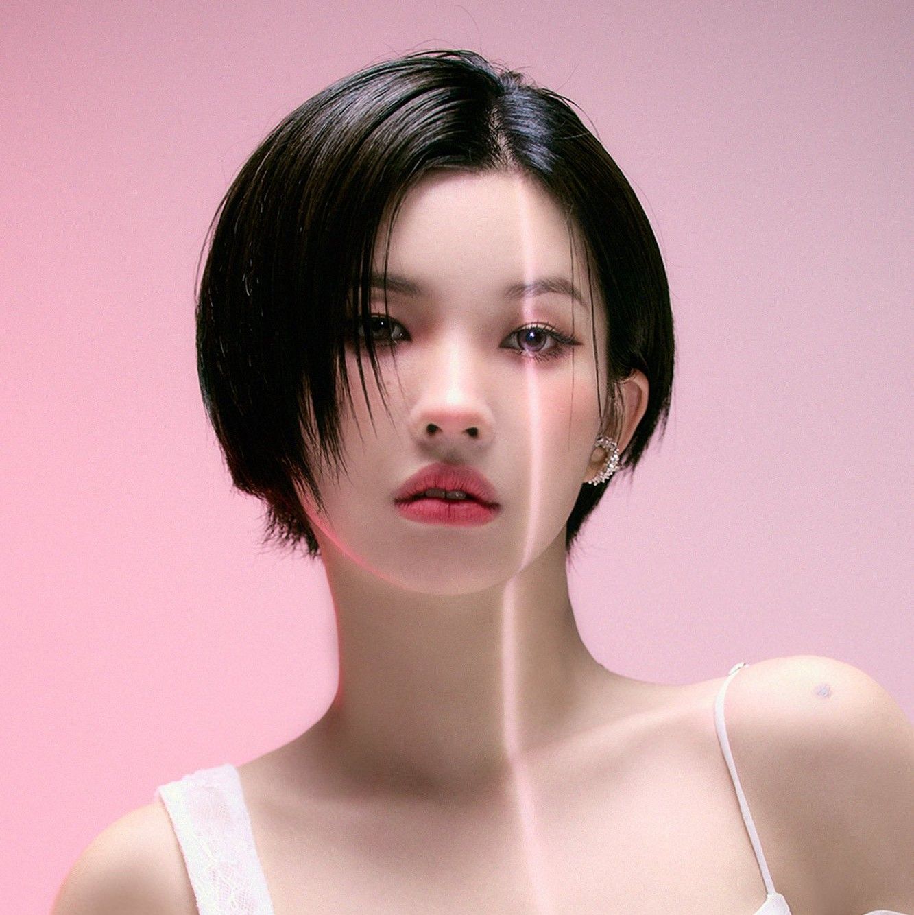Latest photo of Soyeon ((G)I-DLE)