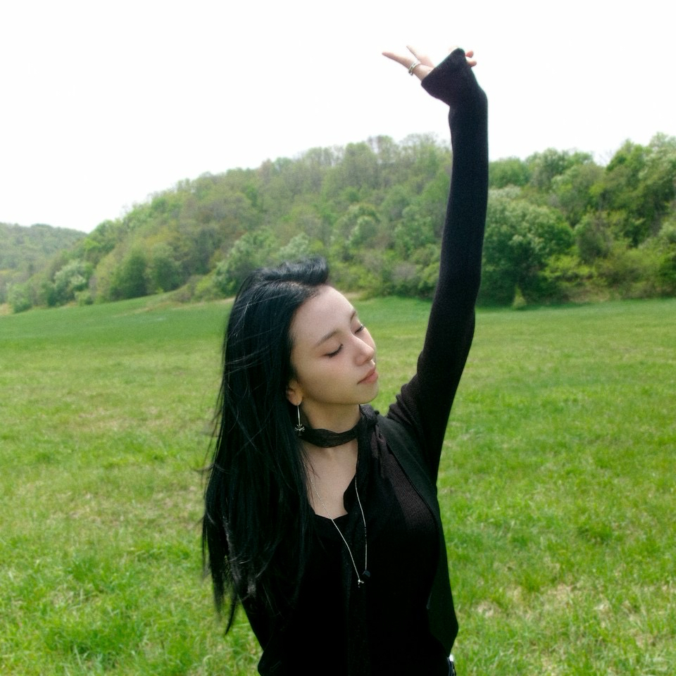 Recent activity shot of Chaeyoung (TWICE)