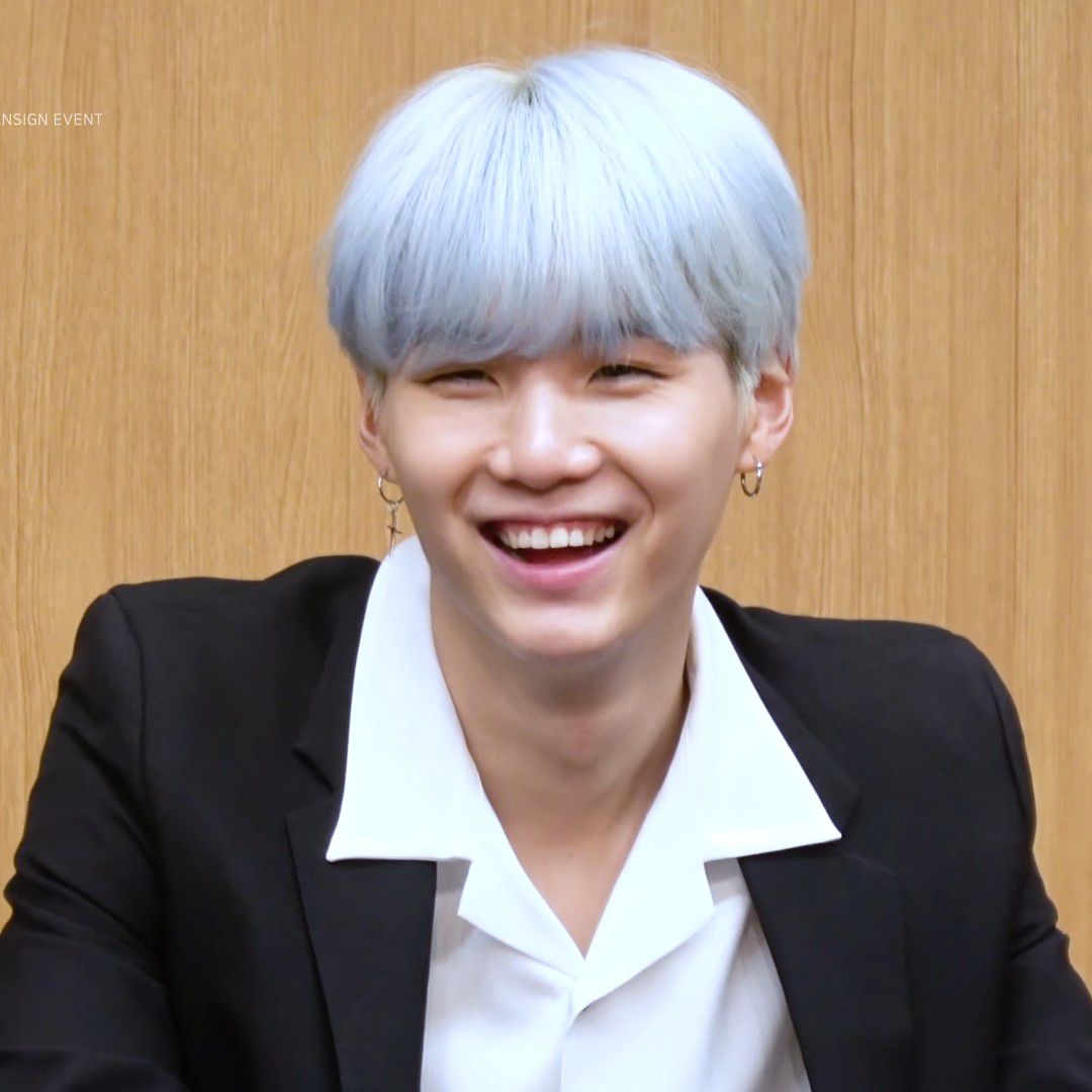 Potret di balik layar SUGA (BTS)