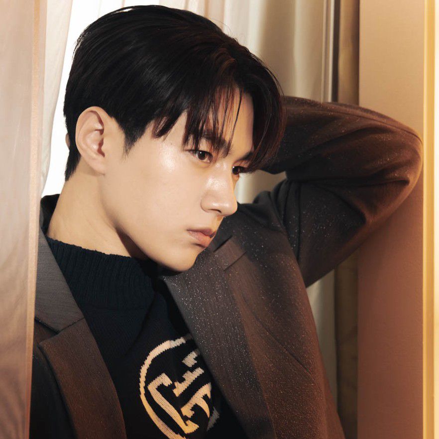 Behind-the-scenes cut of L (INFINITE)