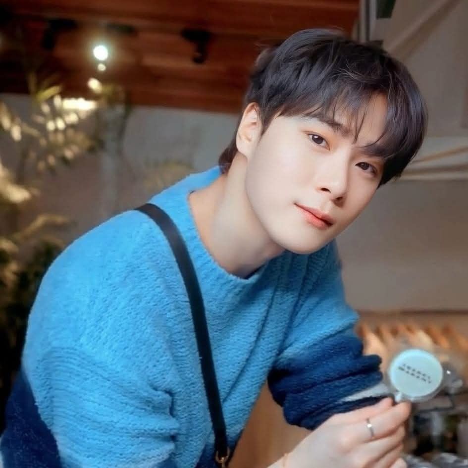 A moment captured by Moonbin (ASTRO)'s fan