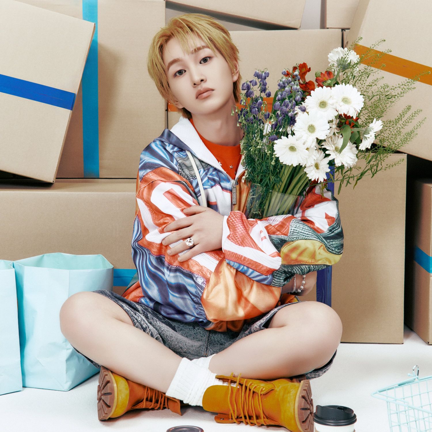 Behind-the-scenes cut of Onew (SHINee)