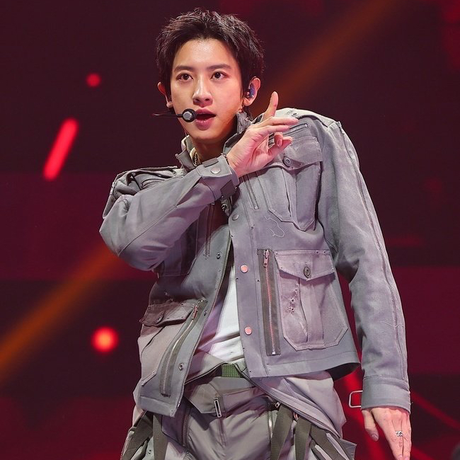 燦烈 (EXO)粉絲拍下的瞬間