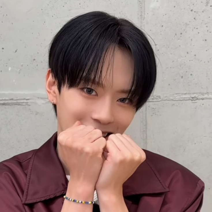 Recent activity shot of Kangmin (VERIVERY)