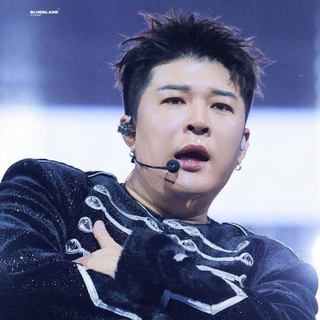 A moment captured by Shindong (Super Junior)'s fan