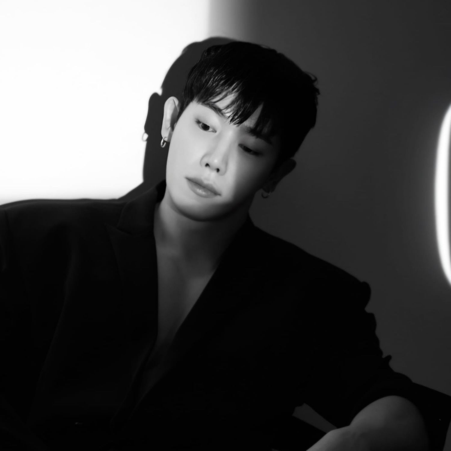 Behind-the-scenes cut of Wonho