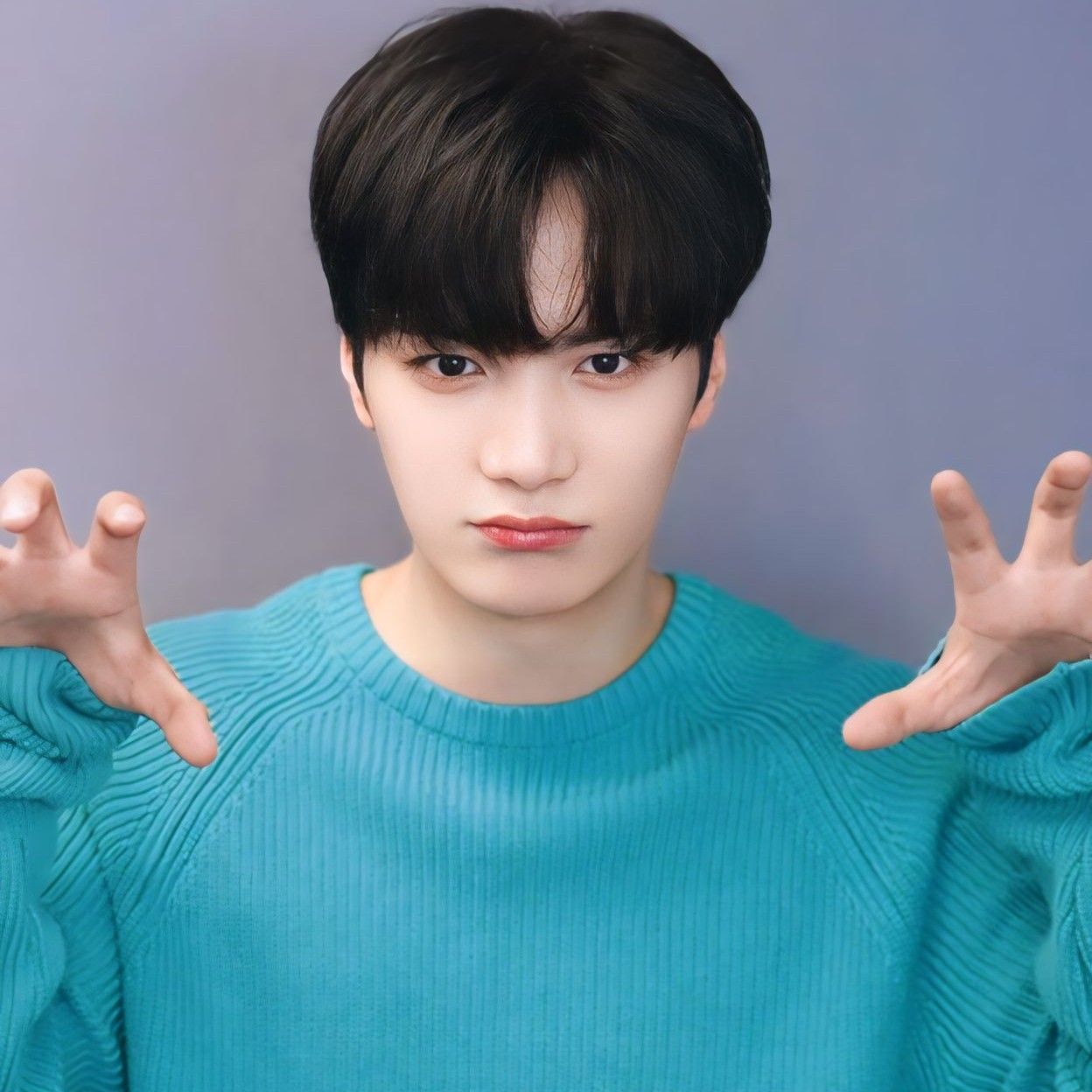 A moment captured by Kim Jonghyeon's fan