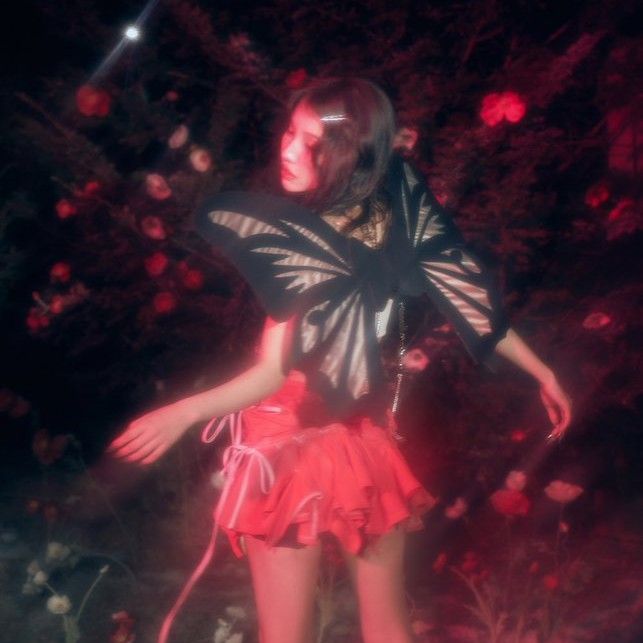 Recent activity shot of Soyeon ((G)I-DLE)