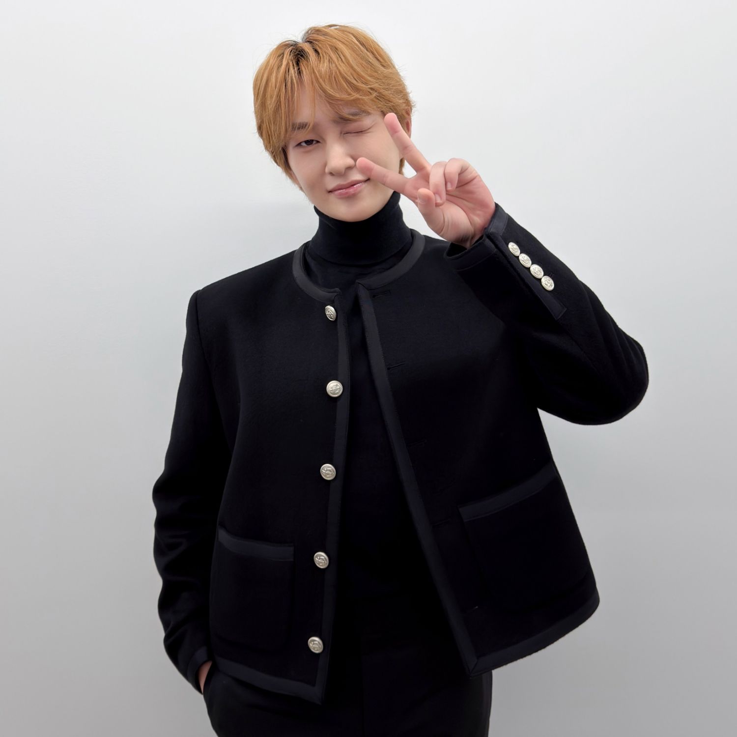 Latest photo of Onew (SHINee)