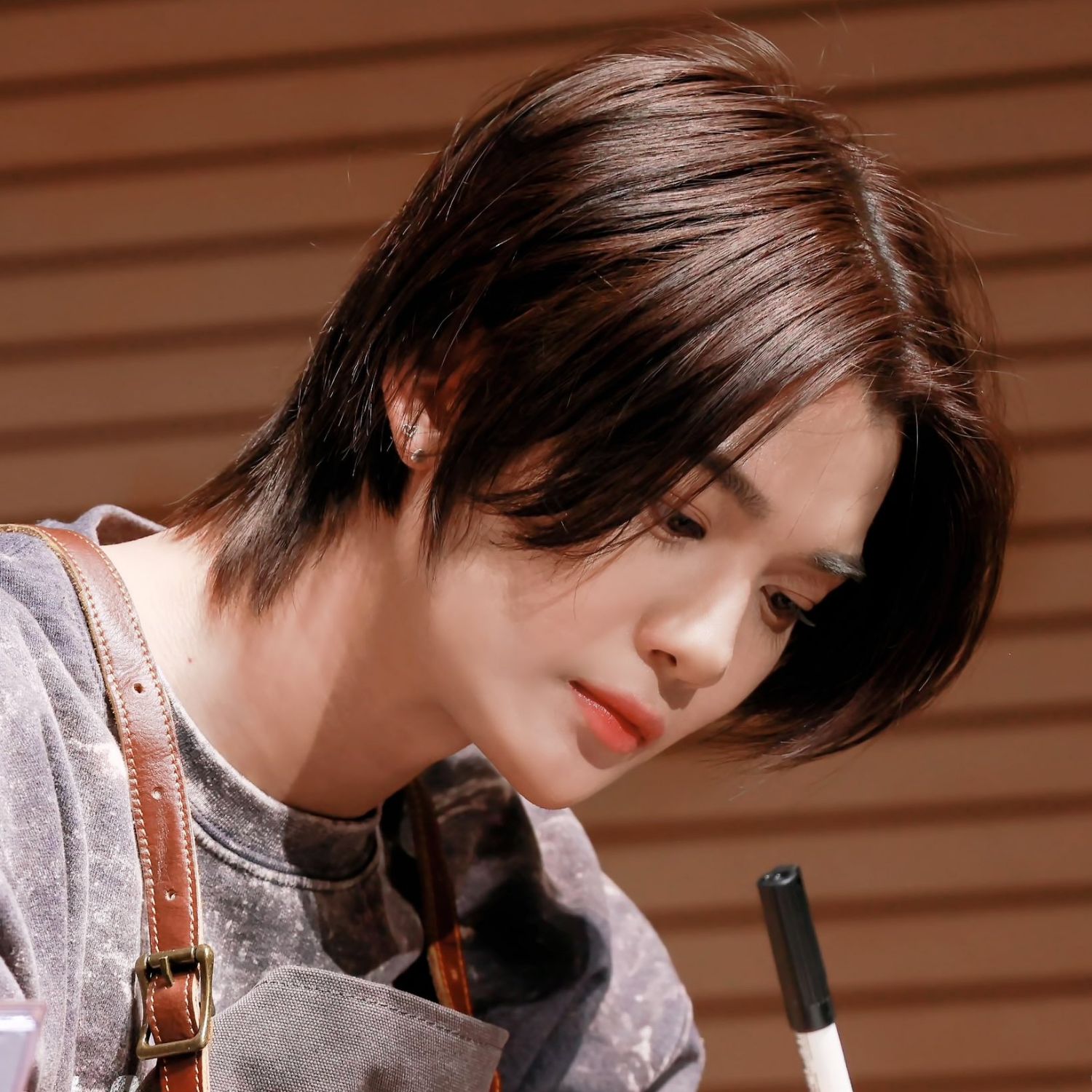 Behind-the-scenes cut of Bae Jinyoung