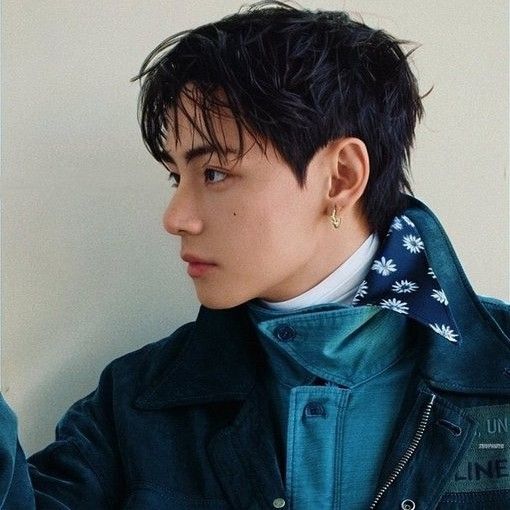 Latest photo of V (BTS)