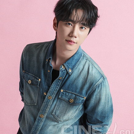 Behind-the-scenes cut of Lee Junyoung
