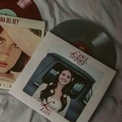 Behind-the-scenes cut of Lana del Rey