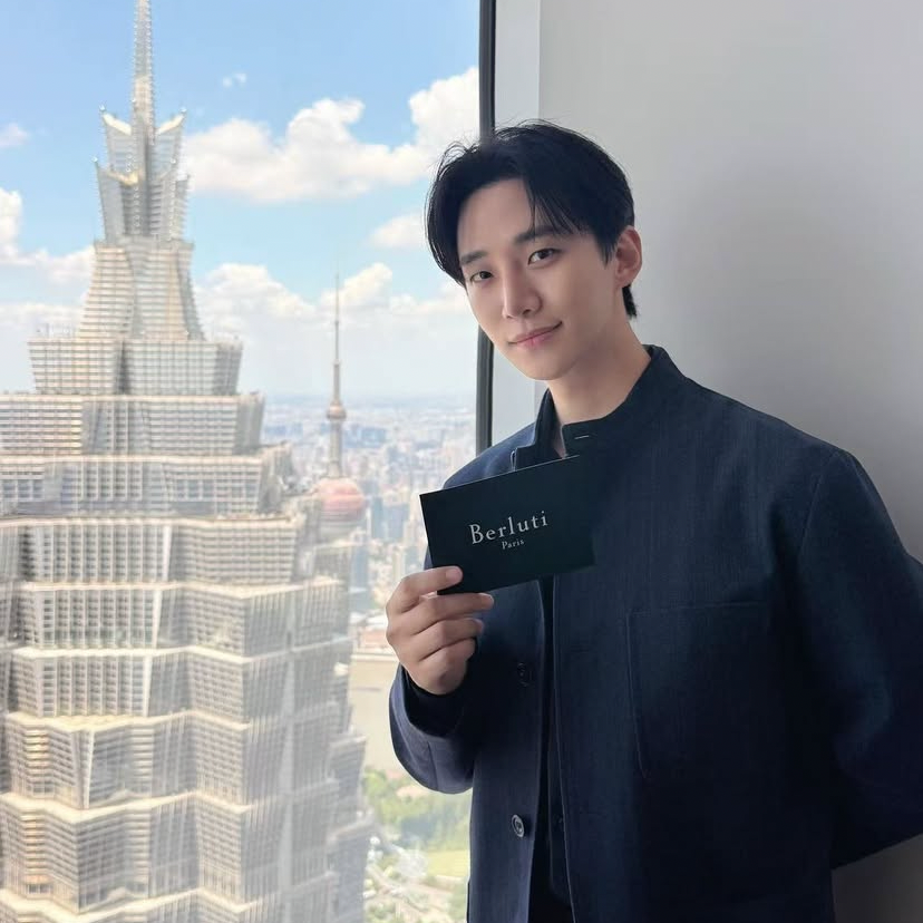 Latest photo of Junho (2PM)