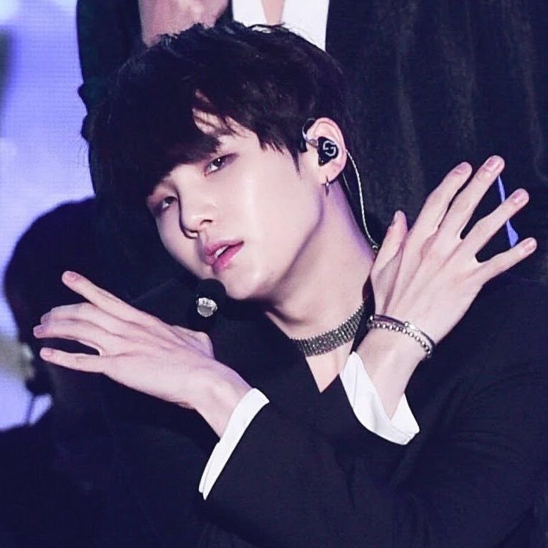 SUGA (防弹少年团)粉丝拍下的瞬间