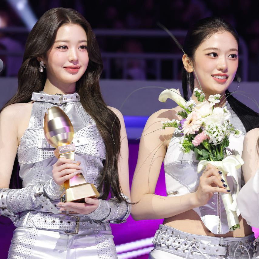 A moment captured by Jang Wonyoung (IVE)'s fan