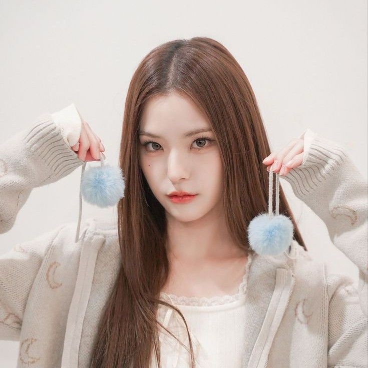 富岡茉衣 (izna)的幕後花絮