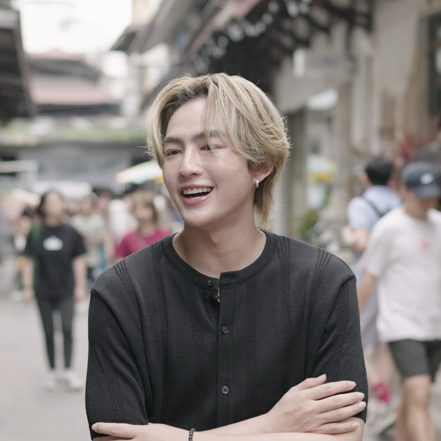 Behind-the-scenes cut of Heart (BUS)