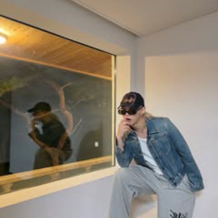 Recent activity shot of Felix (Stray Kids)